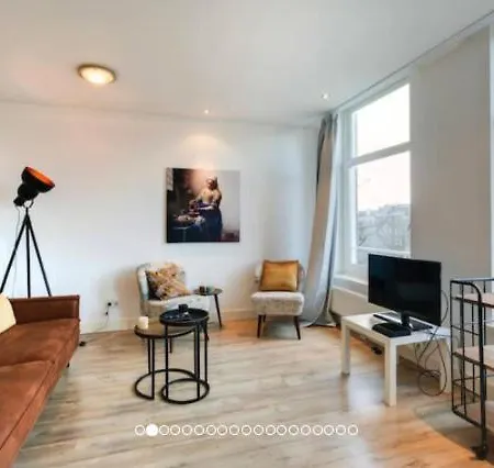 Luxurious Canalview Apt With Patio Centre * أمستردام