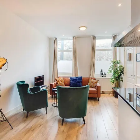 Luxurious Canalview Apt With Patio Centre *